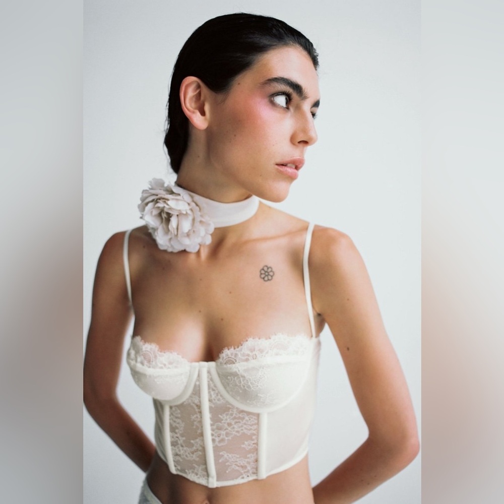 Cream Lace Bustier Top and Pants - Picture 9 of 10